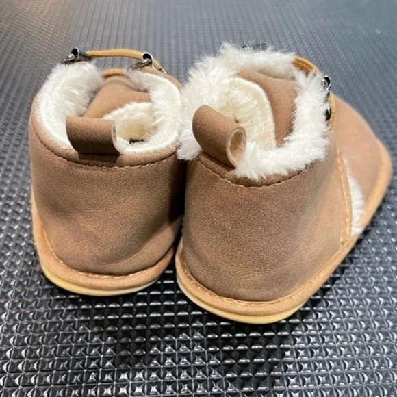 Baby Boy/Girl Anti Slip Faux Fur Booties (12CM) - Picture 6 of 6